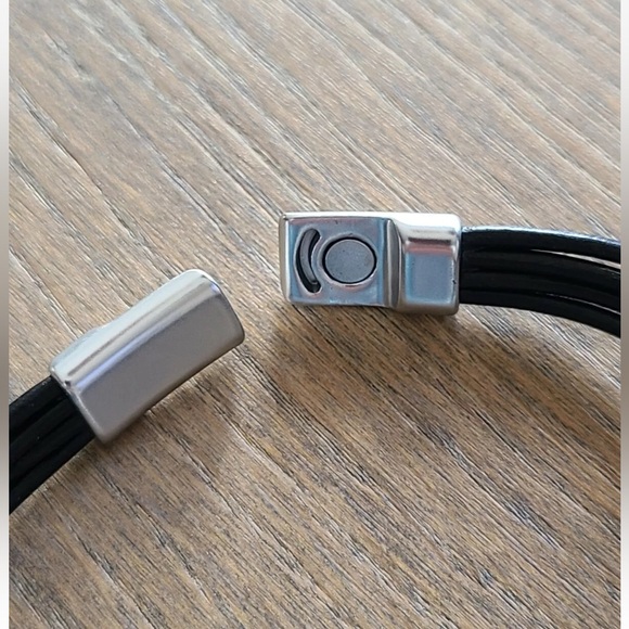 HAMMERED HEART • Boho Bracelet • Silver Plates with black leather - Picture 9 of 12